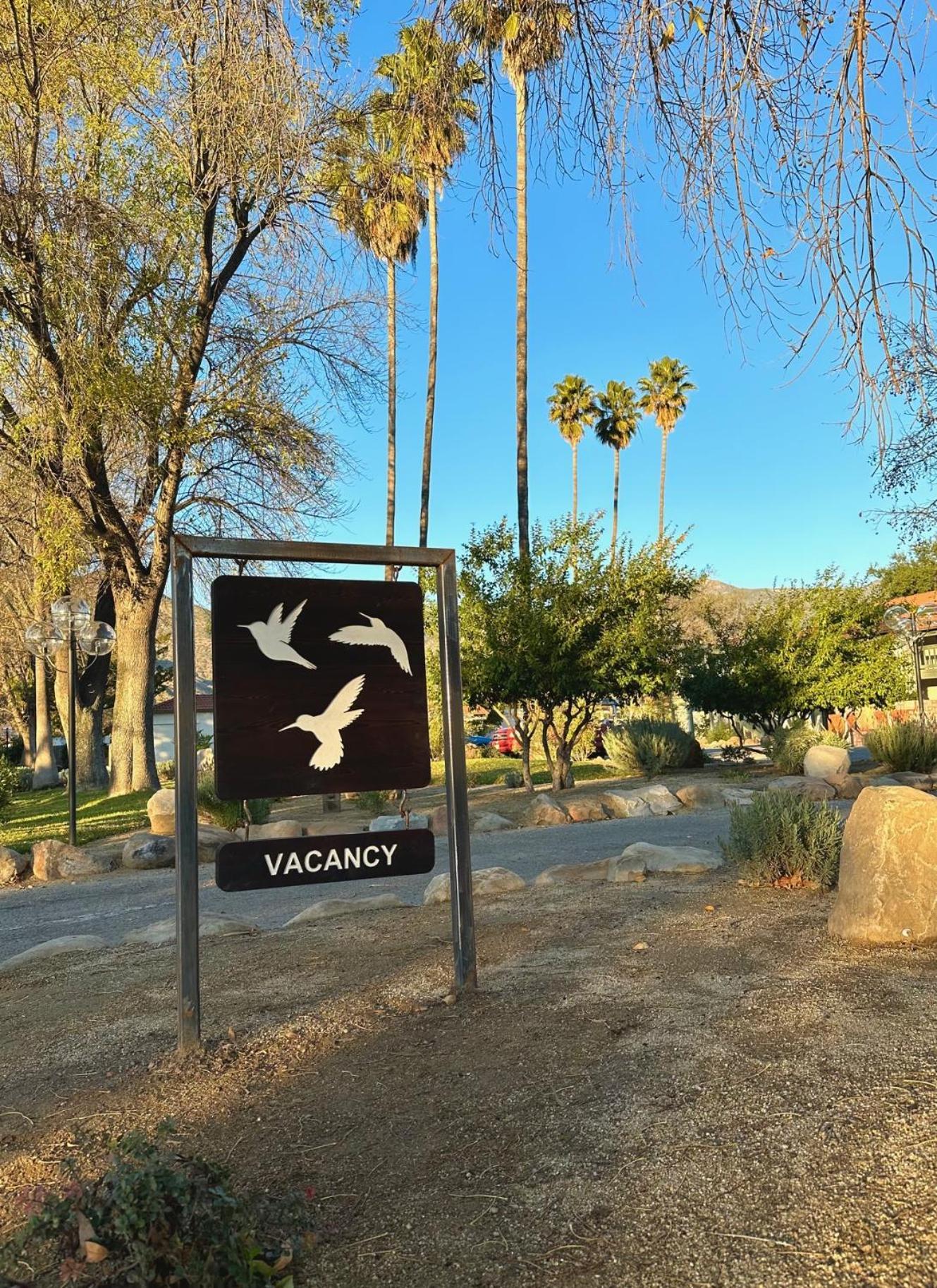 אוחאי Hummingbird Inn מראה חיצוני תמונה